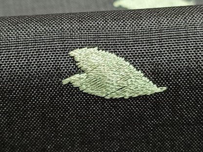 平和屋着物●本場染大島紬　訪問着　総刺繍　舞桜文　正絹　逸品　AABK8094fy