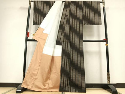 平和屋着物●本場大島紬　9マルキ　幾何学文様　正絹　逸品　AABK8095fy