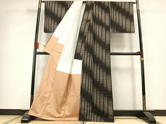 平和屋着物●本場大島紬　9マルキ　幾何学文様　正絹　逸品　AABK8095fy