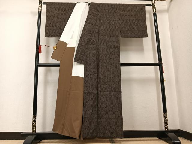 平和屋着物●結城紬　小千谷紬　80亀甲　亀甲文　正絹　逸品　AABK8137ph