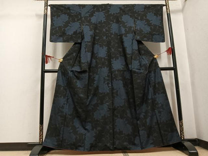 平和屋着物●本場大島紬　9マルキ　花唐草文　正絹　逸品　AABK8232ph
