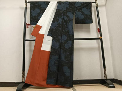 平和屋着物●本場大島紬　9マルキ　花唐草文　正絹　逸品　AABK8232ph