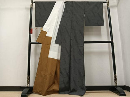 平和屋着物●本塩沢　110亀甲　斜縞　黒地　正絹　逸品　AABK8280ph