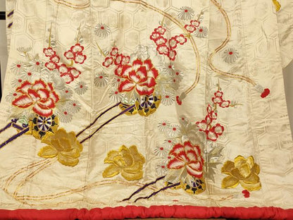 平和屋本店●色打掛　和装　婚礼　結婚式　花嫁　神社挙式　駒刺繍　花車枝梅文　金銀糸　逸品　AABK8282fw