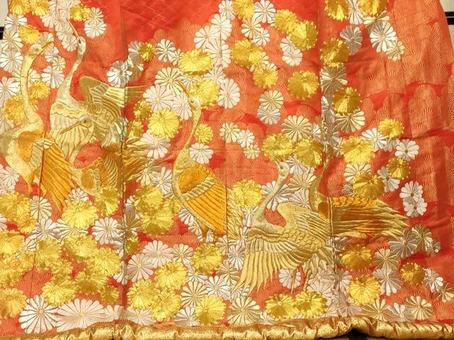平和屋本店●色打掛　和装　婚礼　結婚式　花嫁　神社挙式　駒刺繍　群れ鶴舞花文　金銀糸　逸品　AABK8293fw