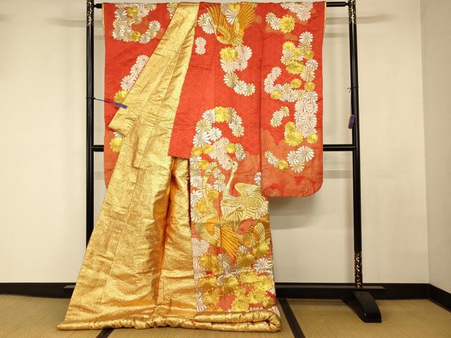 平和屋本店●色打掛　和装　婚礼　結婚式　花嫁　神社挙式　駒刺繍　群れ鶴舞花文　金銀糸　逸品　AABK8293fw