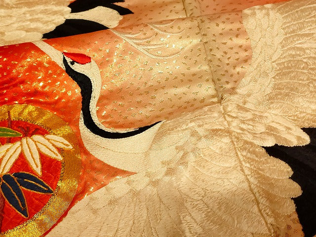 平和屋本店●色打掛 和装 婚礼 結婚式 花嫁 神社挙式 駒刺繍 飛鶴花蝶丸文 暈し染め 金糸 金彩 金通し地 逸品 AABK8294fw
