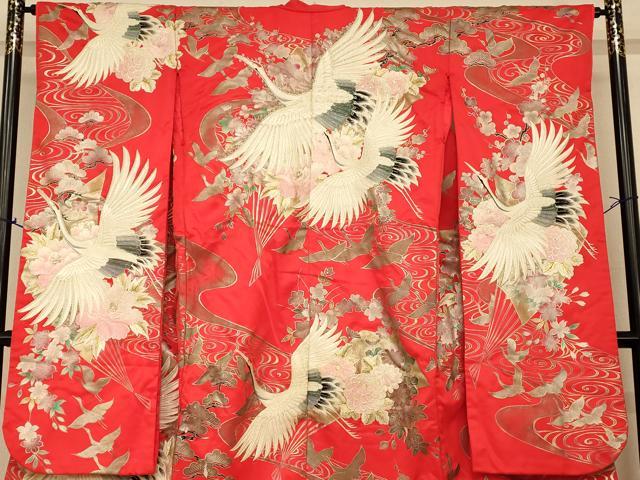 平和屋本店●色打掛 和装 婚礼 結婚式 花嫁 神社挙式 手描き 刺繍 飛鶴草花扇子文 金糸 金彩 ラインストーン 逸品 AABK8295fw