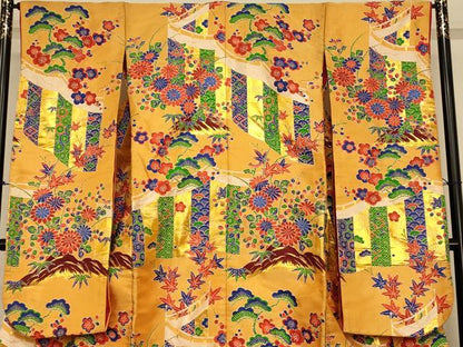 平和屋本店●色打掛　和装　婚礼　結婚式　花嫁　神社挙式　唐織　吉祥松竹梅文　金糸　逸品　AABK8339fw