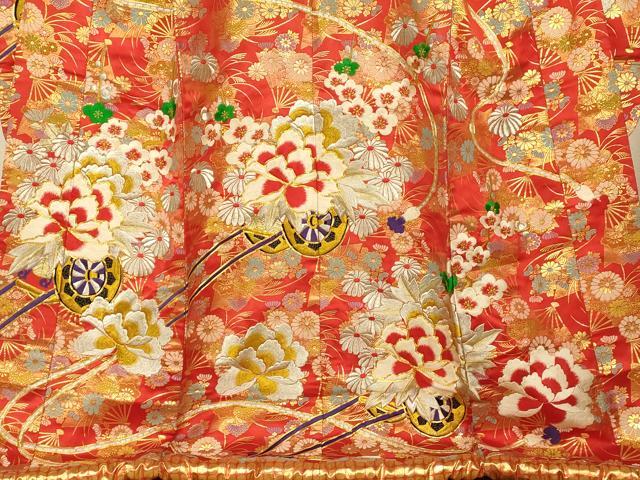 平和屋本店●色打掛　和装　婚礼　結婚式　花嫁　神社挙式　唐織　駒刺繍　花車扇子文　金銀糸　金通し地　逸品　AABK8340fw