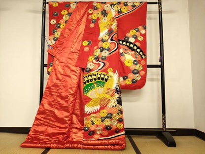 平和屋本店●色打掛　和装　婚礼　結婚式　花嫁　神社挙式　駒刺繍　飛鶴舞花扇子文　金彩　金銀糸　逸品　AABK8341fw
