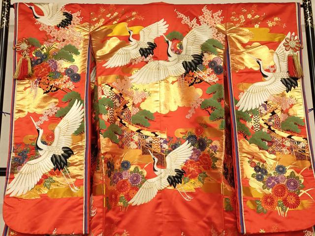 平和屋本店●色打掛　和装　婚礼　結婚式　花嫁　神社挙式　駒刺繍　唐織　飛鶴花車文　暈し染め　金銀糸　逸品　AABK8377fw