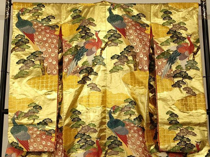 平和屋本店●色打掛　和装　婚礼　結婚式　花嫁　神社挙式　唐織　孔雀雲取り松文　金糸　逸品　AABK8407fw