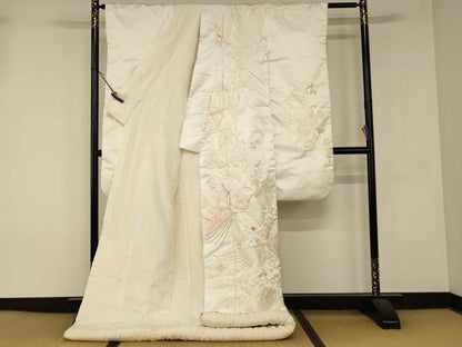 平和屋本店●白打掛　白無垢　和装　婚礼　結婚式　花嫁　神社挙式　刺繍　飛鶴草花文　ラインストーン　逸品　AABK8426fw