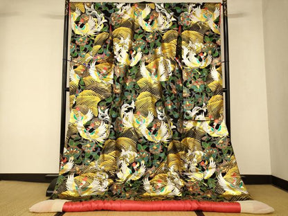 平和屋本店●本手描友禅作家　秋山章　色打掛　和装　婚礼　結婚式　花嫁　神社挙式　鳳凰更紗花立波文　黒地　金銀彩　逸品　AABK8427fw