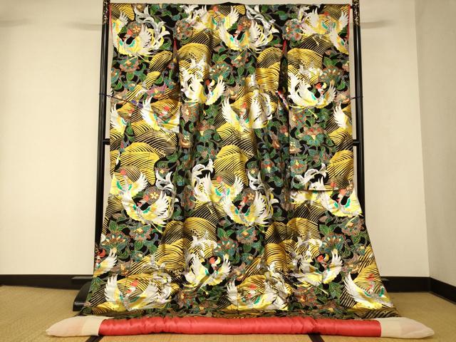 平和屋本店●本手描友禅作家　秋山章　色打掛　和装　婚礼　結婚式　花嫁　神社挙式　鳳凰更紗花立波文　黒地　金銀彩　逸品　AABK8427fw