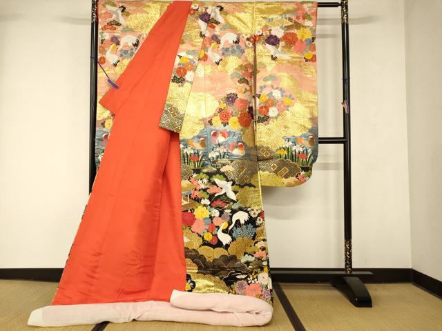 平和屋本店●色打掛　和装　婚礼　結婚式　花嫁　神社挙式　唐織　鴛鴦草花雲取り文　鶴　金糸　逸品　AABK8436fw