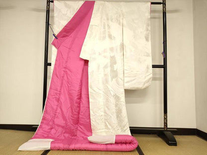 平和屋本店●白打掛　白無垢　和装　婚礼　結婚式　花嫁　神社挙式　唐織　飛鶴草花文　逸品　AABK8437fw
