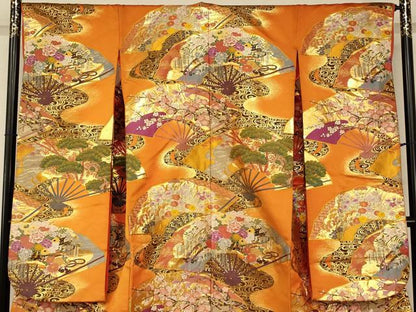 平和屋本店●色打掛　和装　婚礼　結婚式　花嫁　神社挙式　唐織　扇子花車松竹梅文　金糸　逸品　AABK8450fw