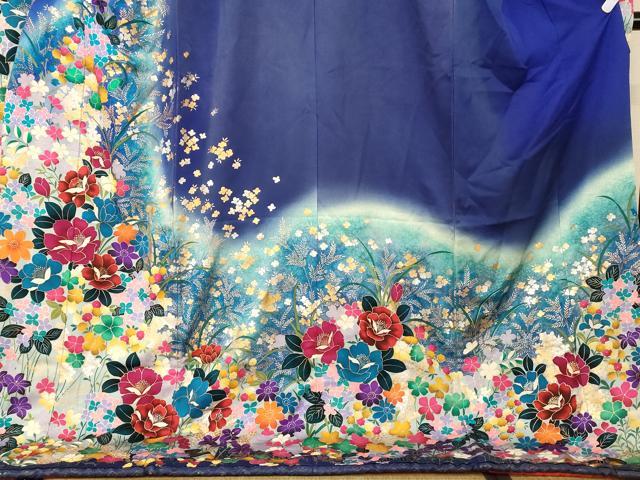 平和屋本店●お引きずり・お引き摺り・引き振袖　和装　結婚式　舞妓　芸妓　芸者　衣装　草花文　暈し染め　金銀彩　逸品　AABK8461fw