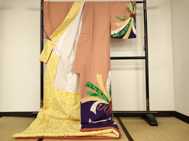 平和屋本店●お引きずり・お引き摺り・引き振袖　和装　結婚式　舞妓　芸妓　芸者　衣装　束ね熨斗吉祥花文　金彩　逸品　AABK8476fw