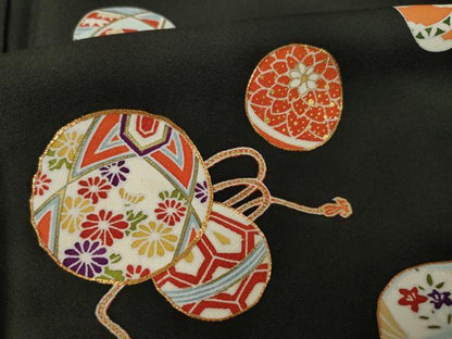 平和屋着物●訪問着　駒刺繍　花毬文　黒地　金彩　正絹　逸品　AABK8521ck