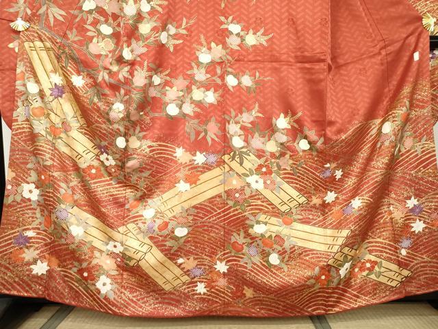 平和屋着物●十日町老舗ブランド　吉澤友禅　吾妻徳穂　振袖　駒刺繍　花筏文　橘　金彩　正絹　逸品　AABK8566cs