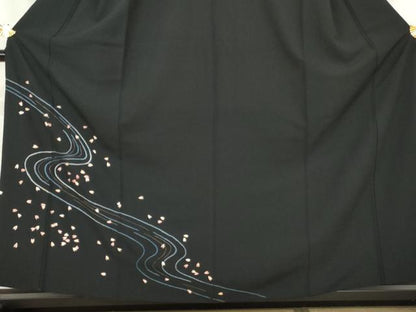 平和屋着物●洗える最高級着物　＜英＞はなぶさ謹製　黒留袖　総刺繍　流水に舞桜　金糸　洗える着物　AABK8570cs