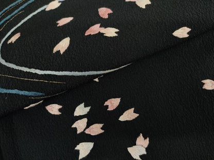 平和屋着物●洗える最高級着物　＜英＞はなぶさ謹製　黒留袖　総刺繍　流水に舞桜　金糸　洗える着物　AABK8570cs