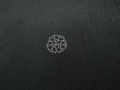 平和屋着物●洗える最高級着物　＜英＞はなぶさ謹製　黒留袖　総刺繍　流水に舞桜　金糸　洗える着物　AABK8570cs