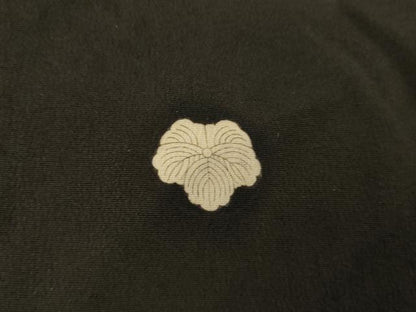 平和屋着物●アンティーク　大正ロマン　黒留袖　刺繍　飛鶴立波松文　金糸　金彩　正絹　逸品　AABK8599cs