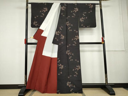 平和屋着物●上質な紬　南天枝葉文　黒地　正絹　逸品　AABK8615cs