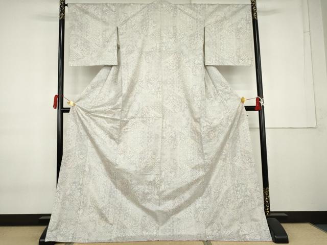 平和屋着物●本場大島紬　白大島　9マルキ　吉祥枝花文　ロング丈　正絹　逸品　AABK8628cs