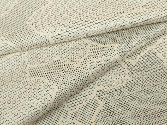 平和屋着物●本場大島紬　白大島　140亀甲　花尽くし　正絹　逸品　AABK8683cs