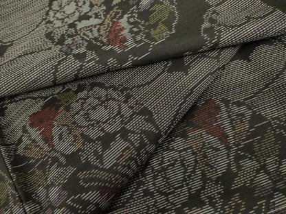 平和屋着物●本場大島紬　雲重ね花蝶文　黒地　正絹　逸品　未使用　AABK8690cs