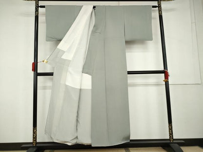 平和屋着物●上質な色無地　紗綾形地紋　柳鼠色　正絹　逸品　AABK8720cs