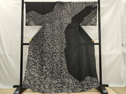 平和屋着物＊夏物　訪問着　縦絽　型染め　草花文　黒地　正絹　逸品　AABK8730st