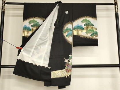 平和屋着物[]七五三　男の子　一つ身　祝着・長襦袢・行灯袴・小物セット　鷹　吉祥草花文　金彩　逸品　AABK8933ja
