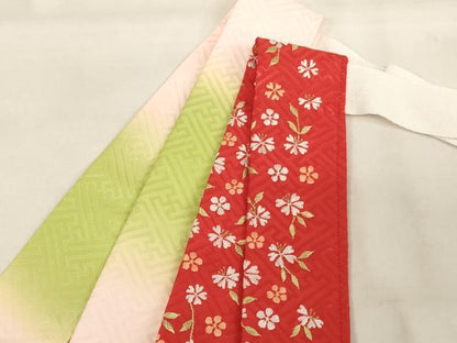 平和屋着物[]七五三　女の子　和装小物　半衿まとめて10点セット　刺繍　草花　玩具　暈し染め　正絹あり　逸品　AABK9111ja