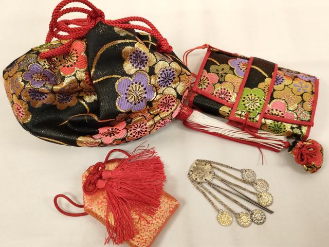 平和屋本店[]七五三　女の子　つけ帯・和装小物セット　舞梅文　黒地　金糸　箱付き　AABK9143ja