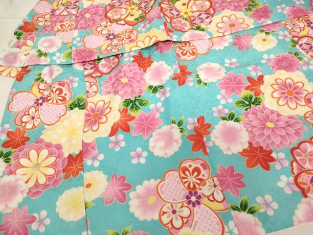平和屋本店[]七五三　女の子　３歳　祝着　三つ身　長襦袢(単衣・半衿刺繍)・被布・小物セット　草花文　金彩　箱付き　AABK9145ja