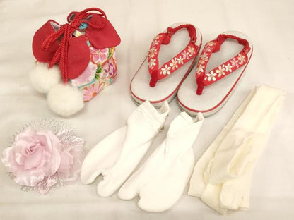 平和屋本店[]七五三　女の子　３歳　祝着　三つ身　長襦袢(単衣・半衿刺繍)・被布・小物セット　草花文　金彩　箱付き　AABK9145ja