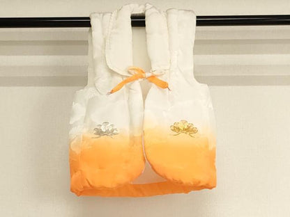 平和屋着物[]七五三　女の子　３歳　祝着　一つ身　袖無し羽織セット　駒刺繍　飛鶴片輪車文　暈し染め　AABK9177ja