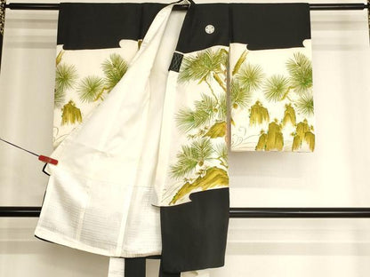 平和屋着物[]お宮参り　男の子　祝着　産着　初着　のしめ　刺繍　鷹　風景松文　金糸　金彩　逸品　AABK9189ja