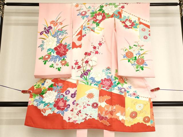平和屋着物[]お宮参り　女の子　祝着　産着　初着　のしめ　刺繍　幔幕花文　暈し染め　金糸　金彩　正絹　逸品　AABK9196ja