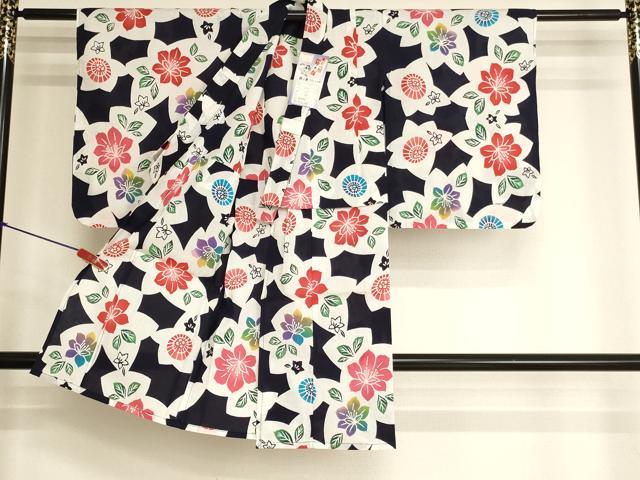 平和屋着物＊夏物　浴衣　子供　女の子　注染　舞花文　綿　逸品　未使用　AABK9199ja