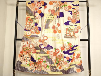 平和屋着物∵女の子　十三参り　子供　祝着　駒刺繍　御所車花文　金彩　正絹　逸品　AABK9203ja