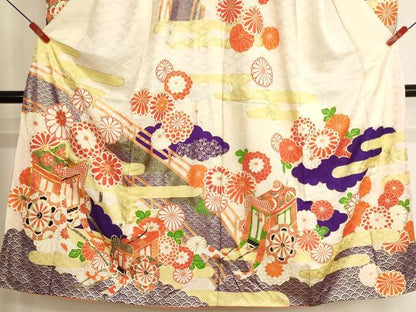 平和屋着物∵女の子　十三参り　子供　祝着　駒刺繍　御所車花文　金彩　正絹　逸品　AABK9203ja