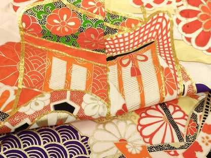 平和屋着物∵女の子　十三参り　子供　祝着　駒刺繍　御所車花文　金彩　正絹　逸品　AABK9203ja