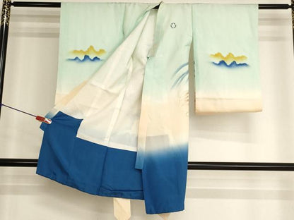 平和屋着物[]お宮参り 男の子 祝着 産着 初着 のしめ 手描き 刺繍 鷹 立波風景文 暈し染め 金銀糸 金彩 正絹 逸品 AABK9204ja